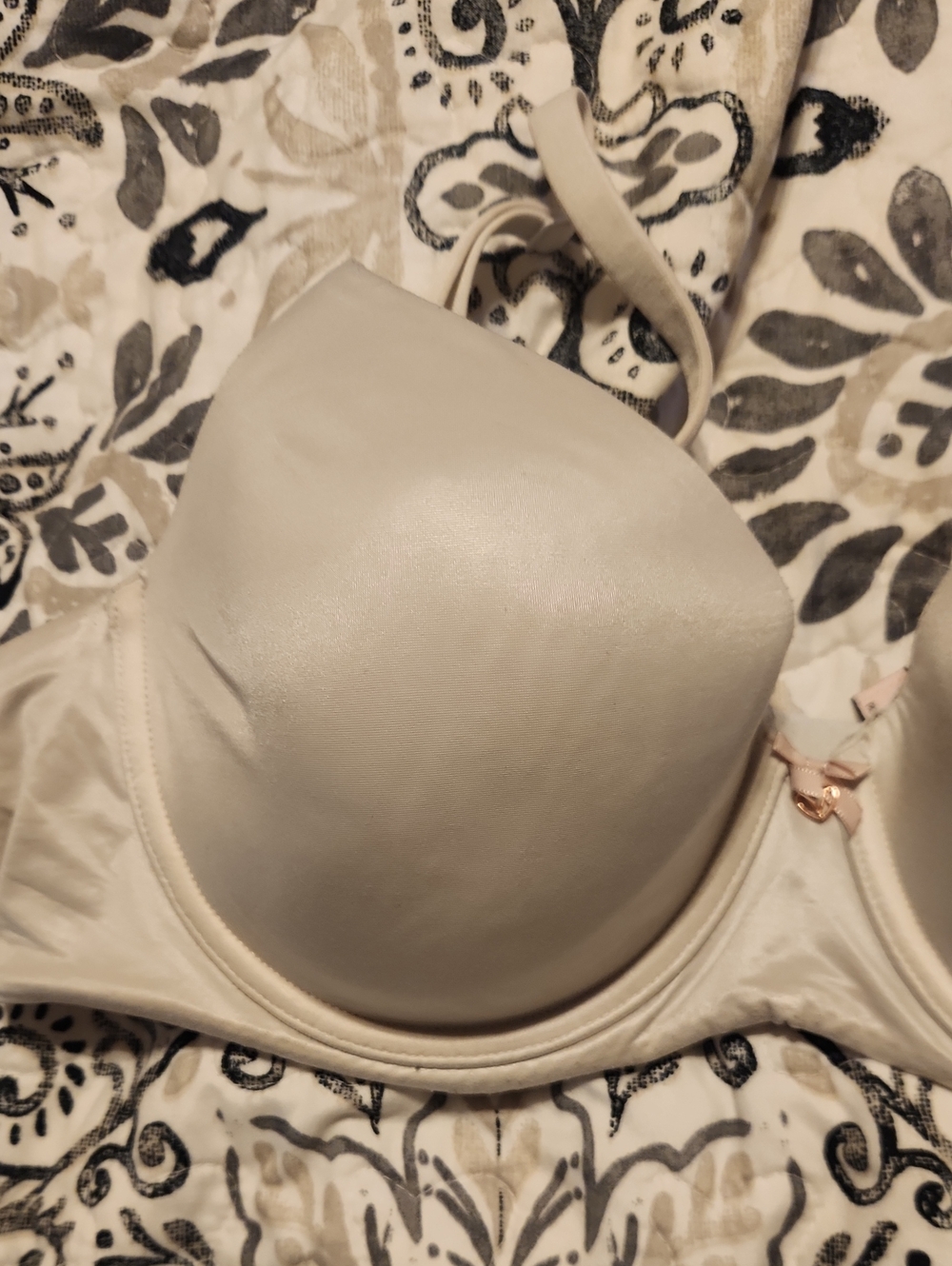 Victoria's Secret Body By Victoria Lined Demi Bra - Picture 2 of 5